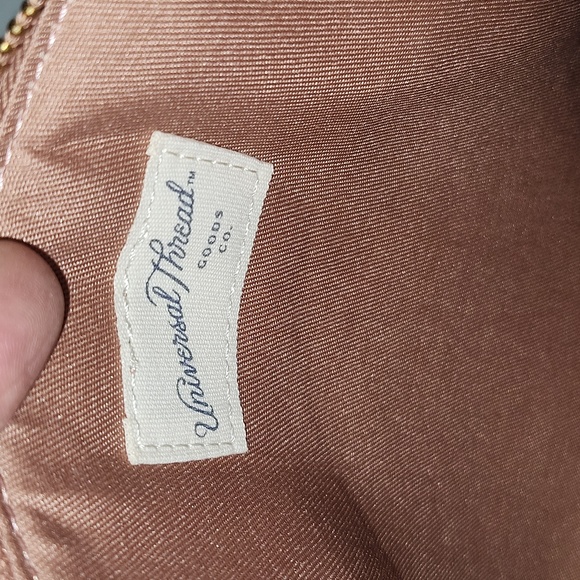 Universal Threads Wristlet - Picture 4 of 5